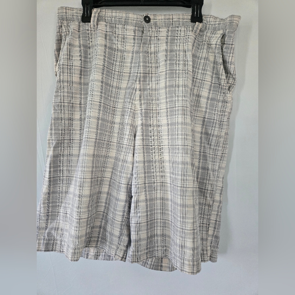 Urban Pipeline Checkered Black and White Shorts